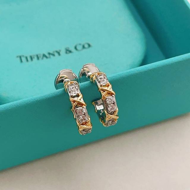 p70Te046 Tiffany*帝芙尼最新款银色满钻半圆X耳钉 一致Zp黄铜材质，非常的上镜设计很特别值得入手高级手工坊系列