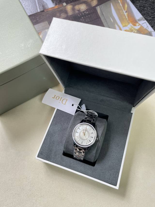 福利p650 拼手速 了 迪奥 Dior Vill Montaigne 腕表Cd152110 以珠宝设计概念 融入最简洁的设计 引入了新鲜色彩和全新元素 卓越工