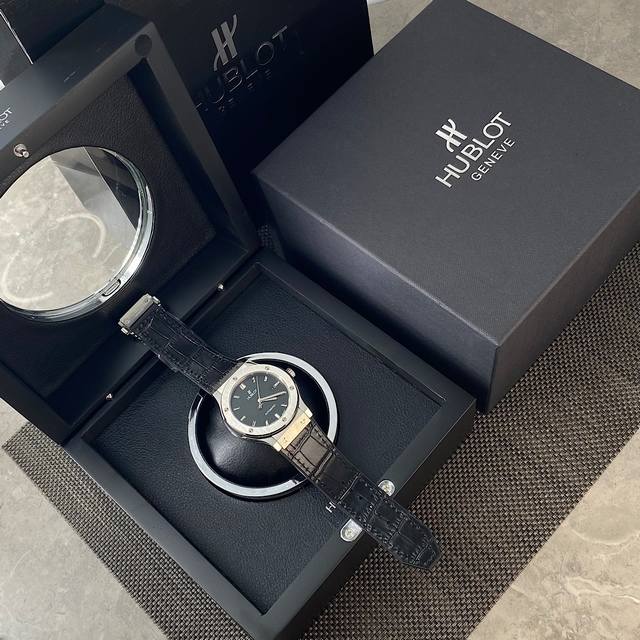 p2990原单宇舶Hublot 恒宝 经典融合系列 ！最新推出宇舶男款45Mm，机械高端腕表，真正原单级别，所谓原单当然是从内到外，咱们机芯也是采用复刻顶级超级