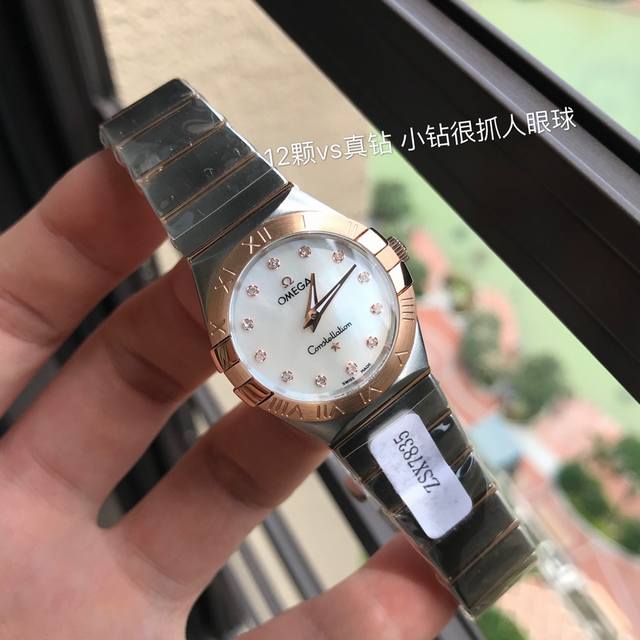现货 p1790，欧米伽 Omega 星座系列石英女表 表盘直径27Mm 。机芯采用同产地瑞士石英机芯 镜面采用德国进口蓝宝石高强度防刮花玻璃 里面12颗小钻石