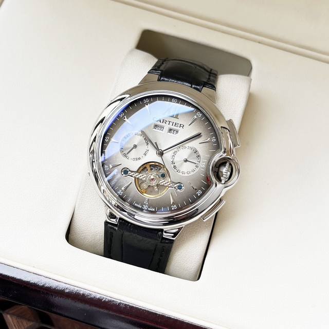 白570 金770 全新风格 经典热卖 卡地亚-Cartier 男士腕表 全自动机械机芯 矿物强化玻璃 316L精钢表壳 真皮表带 时尚休闲 商务必备 尺寸:直
