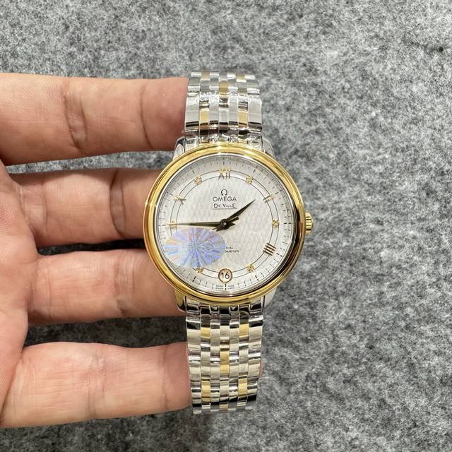 1690Mks厂,欧米茄蝶飞经典女款系列,规格:32.7毫米,搭载日本西铁城9015自动机芯,实拍图 1690Mks厂,欧米茄蝶飞经典女款系列,规格:32.7毫米,搭载日本西铁城9015自动机芯,实拍图