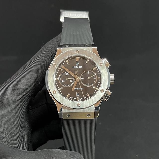 2410宇舶Hublot恒宝表经典融合Classic Fusion系列，直径45Mm，表壳316L精钢，耐磨蓝宝石玻璃，施华洛世奇钻石镶嵌，进口搭载进口7750