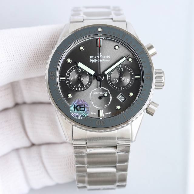 3120Tw出品 市场唯一对版。 毒物 宝珀五十噚系列5200-0153-B52A深潜器飞返计时码表问世了，低调中彰显不凡，采用进口泛蓝光蓝宝石玻璃，刀刮不留痕