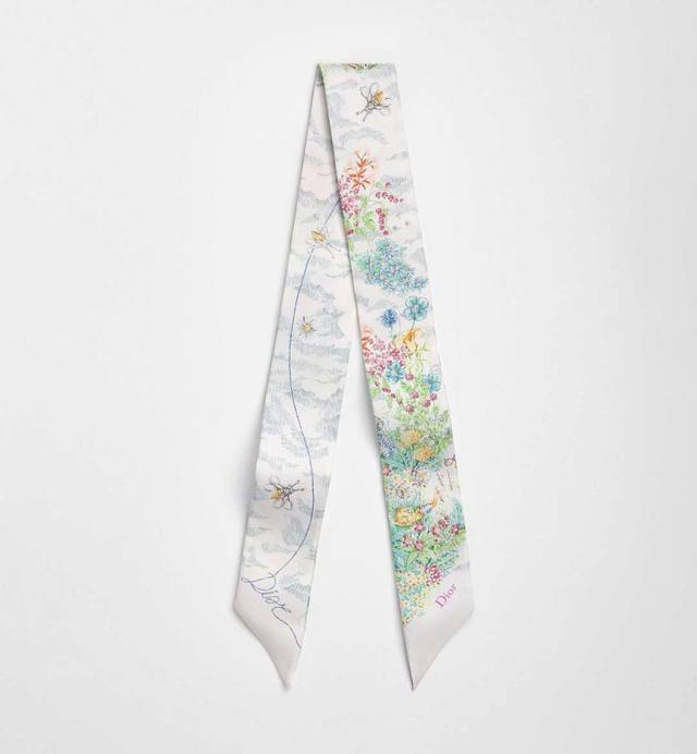 70 Dior silk scarf, made of high-quality silk, with a smooth and delicate touch