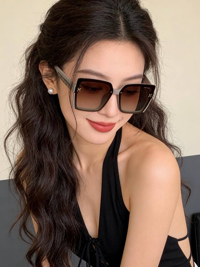 p80 Hermes 爱马仕 开春新款原版出货 网红超爆款经典奢华全球风 [亲亲] 时尚方框太阳镜 气质非凡 经典连体大框款式太阳眼镜[篮球] 顶级品质 奢华L