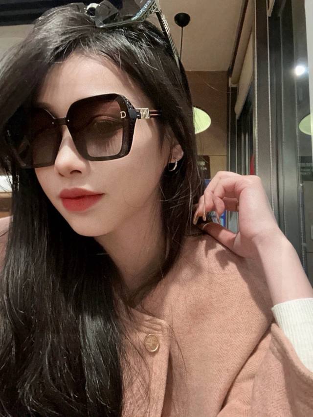 p80 Dior-Spring New Trendy Fashion Square Frame Polarized Sunglasses High Qualit
