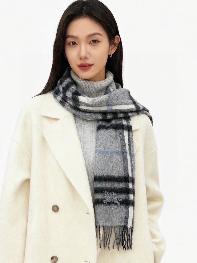 p90 Burberry classic cashmere check, incredibly high quality and feel, 100% cash