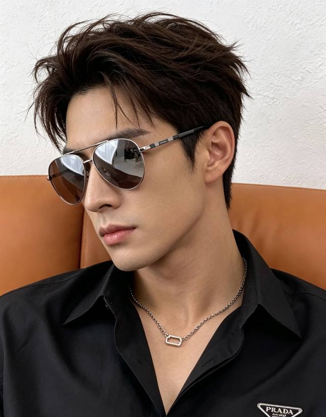 p90 Cartier 卡地亚 男女款偏光墨镜 双色烤漆工艺 进口宝丽来偏光镜片 顶级做工彰显非凡品味 高品质 型号：Ck4080