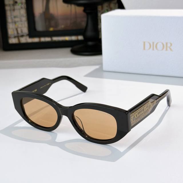 p180. Dio* Dsgta54Ucr Size: 54 ports 18-145