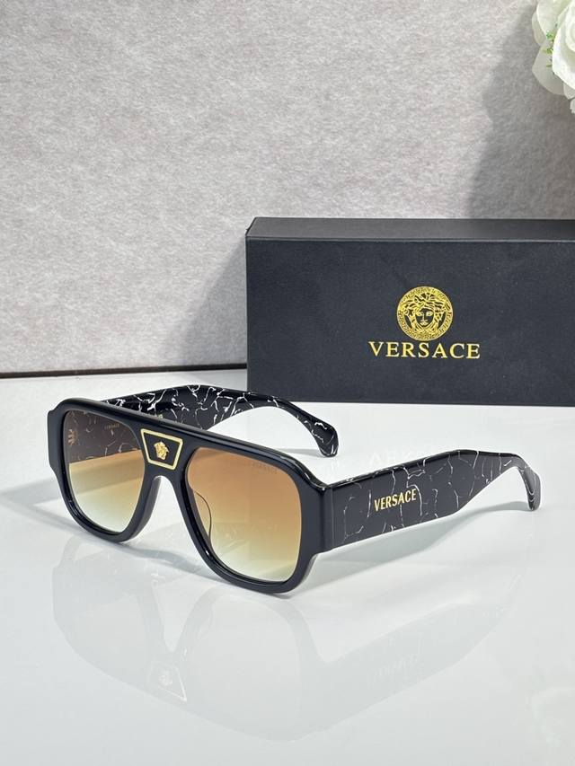 p180 Versac* Model: Ve2193 Size: 56 ports 19-148
