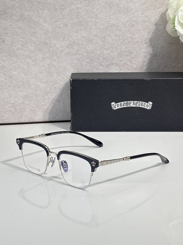 p230 Chrome Heart* Model: Ch8356 Size: 52 ports 20-148