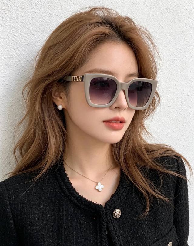 p80 Fendi Spring New Trendy Hot Selling Fashion Square Frame Sunglasses High Qua