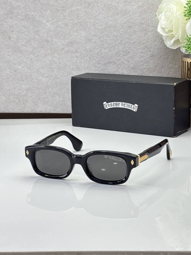 p250 Chrome Heart* Model: Weirdo Size: 53 ports 20-144