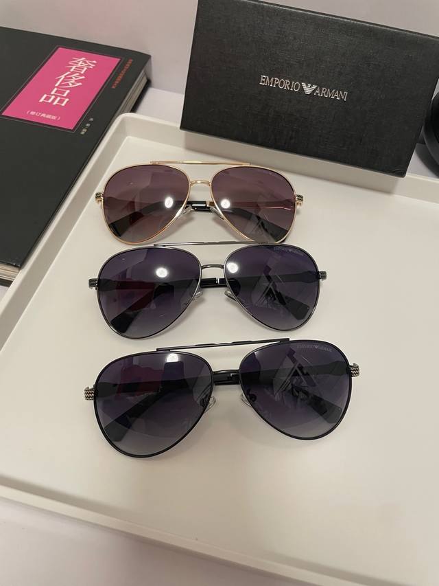 110. New Armani: Original quality men's and women's polarized sunglasses. Materi 110. New Armani: Original quality men's and women's polarized sunglasses. Materi