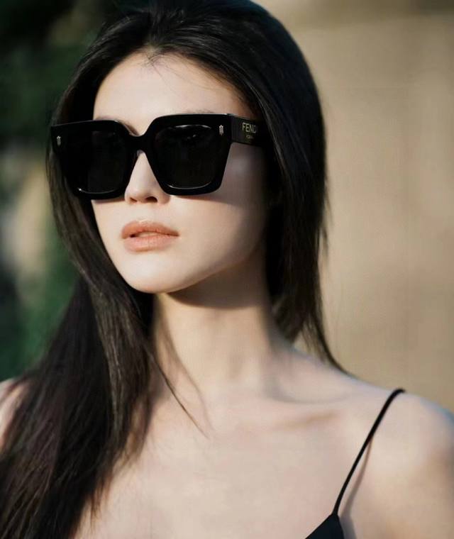 p100 Fendi 2026 Newest Sunglasses, Round Face, Square, UV Protection, Unisex