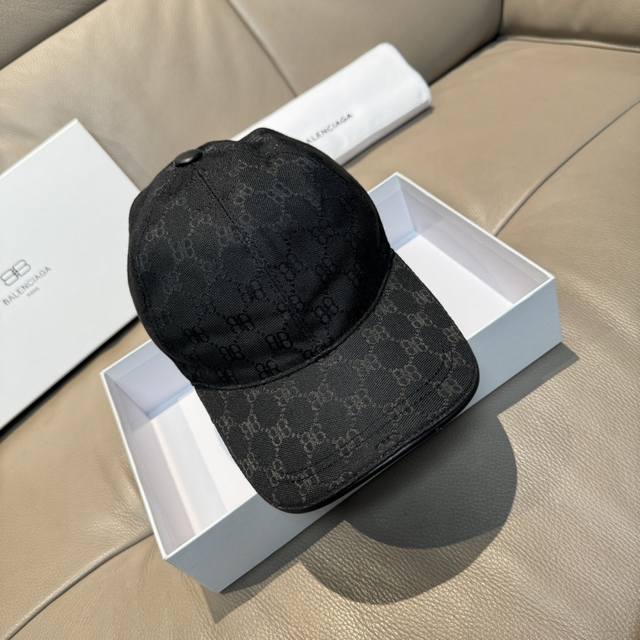 p80 配盒子布袋，Balenciaga 巴黎世家 新款原单棒球帽， 专柜1:1开模订制，原版帆布面料+头层牛皮，纯棉内里，轻盈透气，简洁大方！基础头围56，