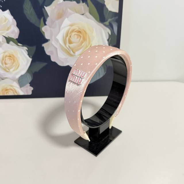 Special offer p60 with official store packaging Miu Miu's latest headband Little