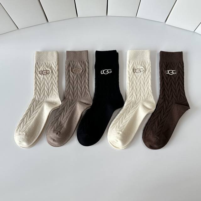特p70 配包装 Ugg 新款羊绒中长款堆堆袜袜子！一盒五双， 专柜同步筒款袜子，大牌出街，潮人必备超好搭