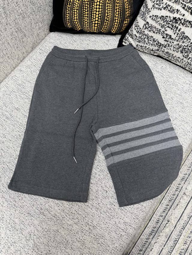 p210 Tb 26 New Style Classic Striped Loose Casual Shorts for Men, Spring, Gray S