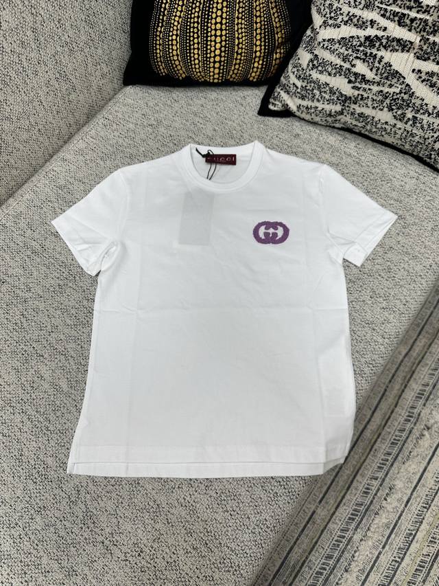 p130 G brand's new 2026 embroidered slit crew neck short-sleeved T-shirt is made