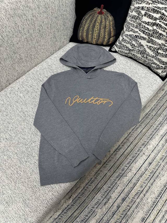 p370 This Louis Vuitton 2026 new hoodie features exquisite craftsmanship in its