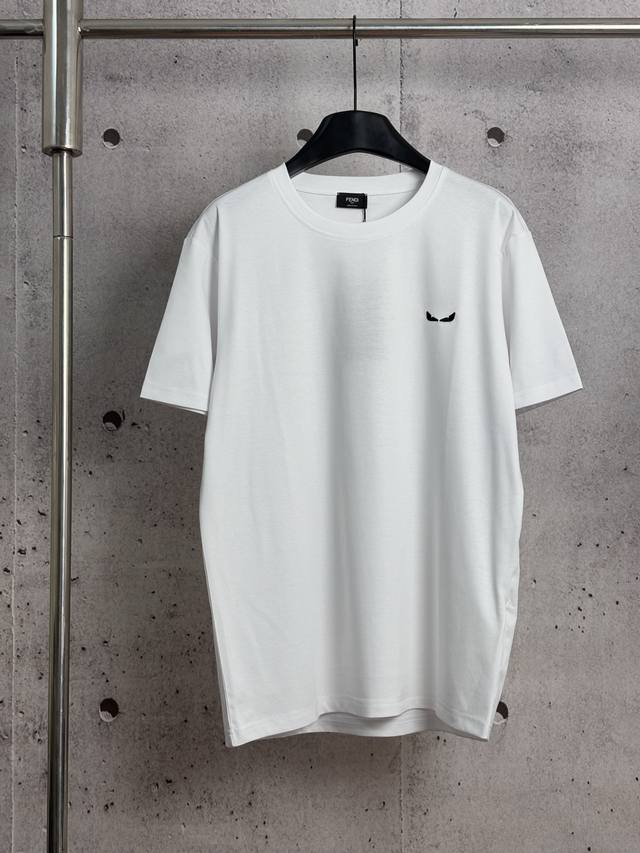 p110 Fendi Classic Embroidered Short-Sleeve T-Shirt, Skin-Friendly, Smooth, Soft p110 Fendi Classic Embroidered Short-Sleeve T-Shirt, Skin-Friendly, Smooth, Soft