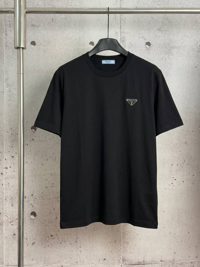 p110 Prada classic short-sleeved T-shirt, skin-friendly, smooth, soft, and breat