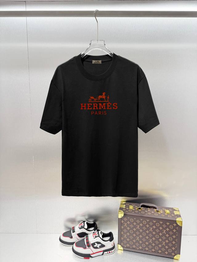 110 Hermes* Classic Style Short-Sleeve T-Shirt with Exquisite Logo Print on the