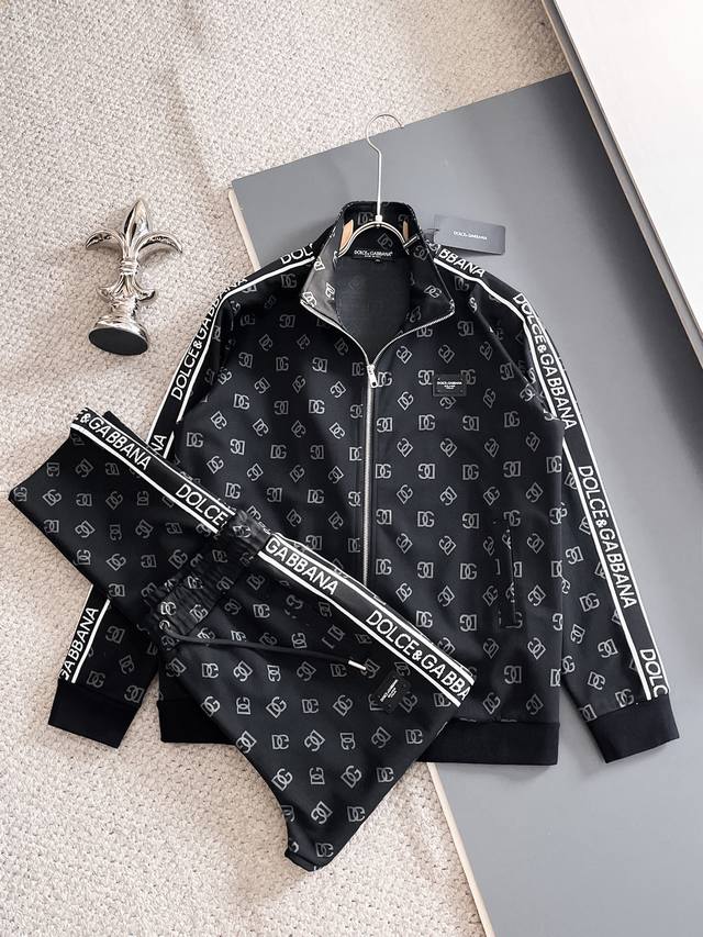 ?280 D&G Dolce & Gabbana's hottest oversized set is here! Focusing on the offici