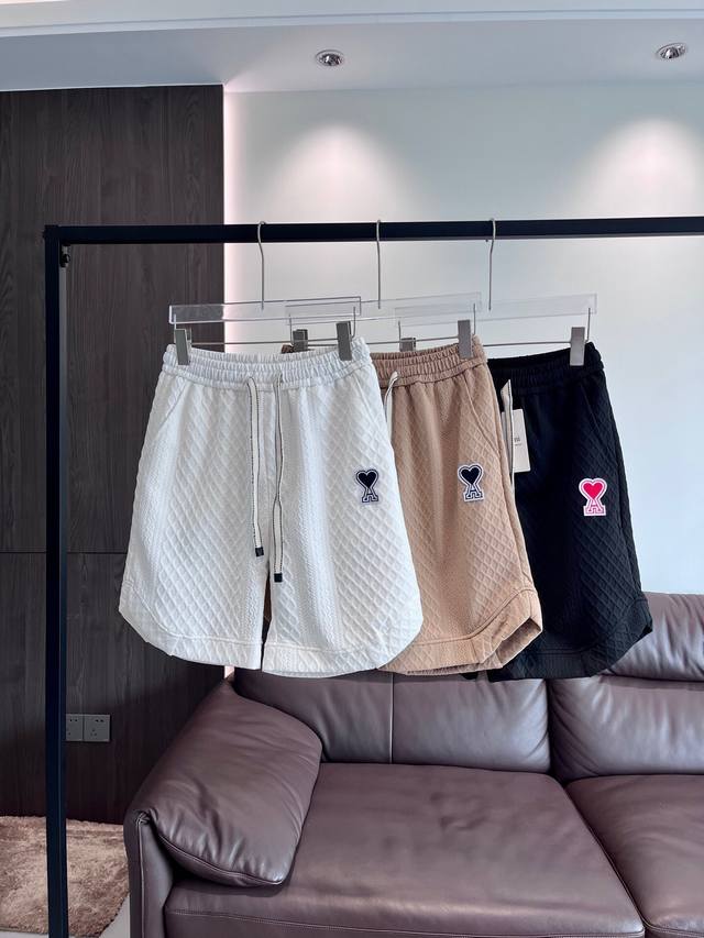 100 Ami Paris Classic Heart Embroidered Logo Three-Color Casual Shorts (5/6"). T