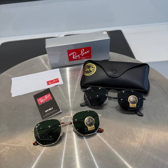 p90 retro-style Ray-Ban hexagonal sunglasses in two color options are here! This