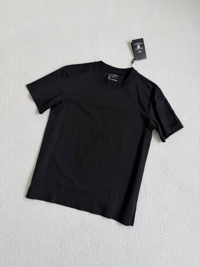 100 失足鸟26夏季新品！男士户外运动轻量透气速干无痕压胶短袖T恤！掌柜力荐！线上线下同步！面料手感细腻亲肤接触有凉感！单向导湿！清爽散热！透气吸湿快干功能！