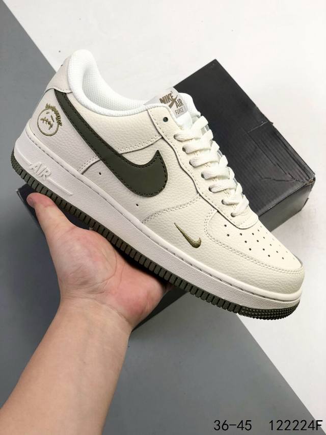 170 耐克Nike Air Force 1 Low 空军一号 低帮百搭休闲运动板鞋 柔软、弹性十足的缓震性能和出色的中底设计，横跨复古与现代的外型结合，造就