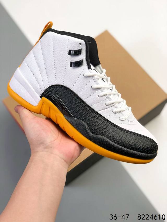 180 乔12 Air Jordan 12 ” Reverse Flu Game “ Aj12乔12 文化高帮篮球鞋 鞋头采用黑色装扮的同时鞋身以标志性的红色