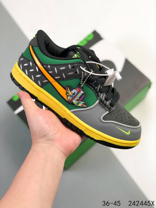 180 真标带半码！ 耐克Nike Sb Dunk Low 复古低帮休闲运动滑板板鞋。采用脚感柔软舒适Zoomair气垫，有效吸收滑板等极限运动在落地时带来