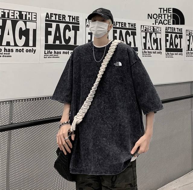 80 Tnf北面23Ss六色高品质重工水洗洗旧磨毛宽松情侣款短袖T恤 采用260G新疆棉磨毛面料 舒适透气 有质感 做工精细 走线规则 落肩袖宽松版 不挑身