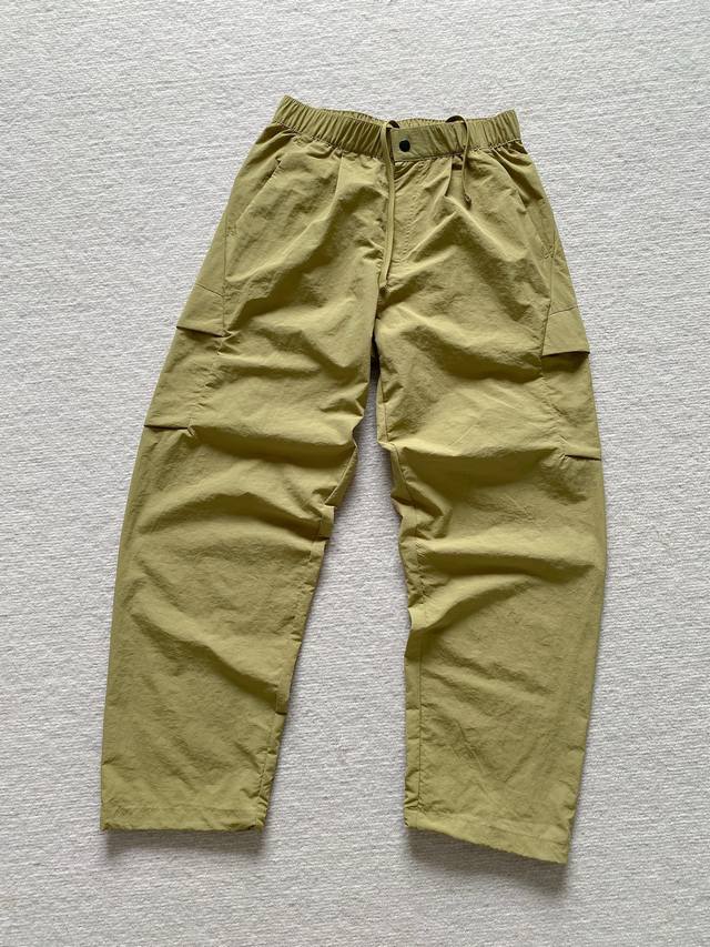 250 原厂出品原单级Oakley欧克利New Retro Ny Cargo夏款轻量化宽松锥形速干机能裤 裤侧工装袋上刺绣Oakley经典椭圆标识。 松紧弹