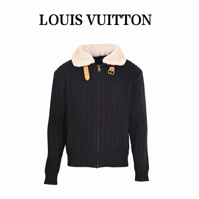 本地自取490 Louis Vuitton Lv 毛领皮扣羊绒羊毛混纺束腰夹克外套 正品35000购入，40%山羊绒羊毛混纺毛料，采用羊毛混纺毛绒，采用德国