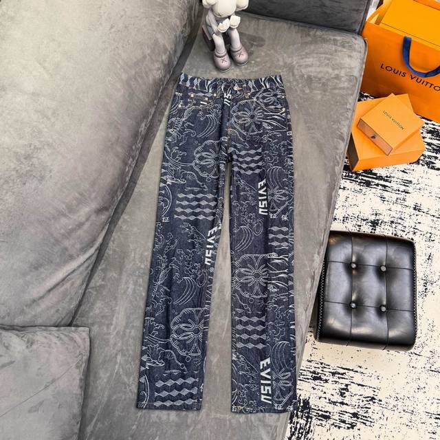 350 High-quality Evisu Jacquard All-over Print Jeans. This high-quality jeans fe