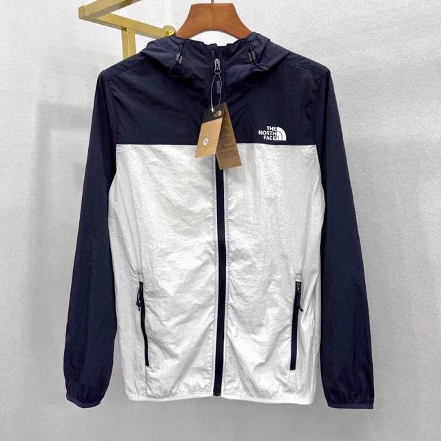 100 北面年夏季新品男女情侣户外休闲连帽防晒皮肤衣！ 日常刚需必备款式.舒适透气多功能！ 面料防晒速干 ，透B1201气性贼啦啦的好冰感极强，专业轻量防