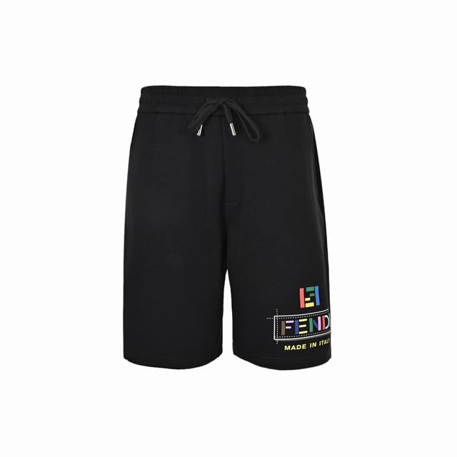 本地自取：180 Fendi 芬迪 26Ss 彩色字母印花短裤 夏日衣橱的质感刚需款。甄选高克重纯棉面料，触感软糯透气，上身挺括不软塌，久穿也不易变形起球。