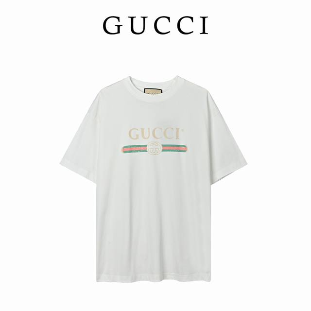 本地自取160 Gucci 古驰 经典腰带短袖 选用客供定制针织100%纯棉面打造,面料手感细腻，厚实有质感的纯棉布 高密度的机织工艺，如棉絮般柔紧致舒适
