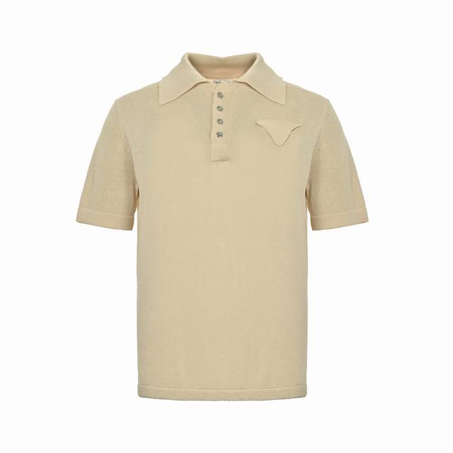 本地自取：220 Bottega Veneta Bv 口袋针织polo短袖 Bv三角翻领针织polo 采用亚麻棉质面料制作 非常舒服的面料亲肤感 Si