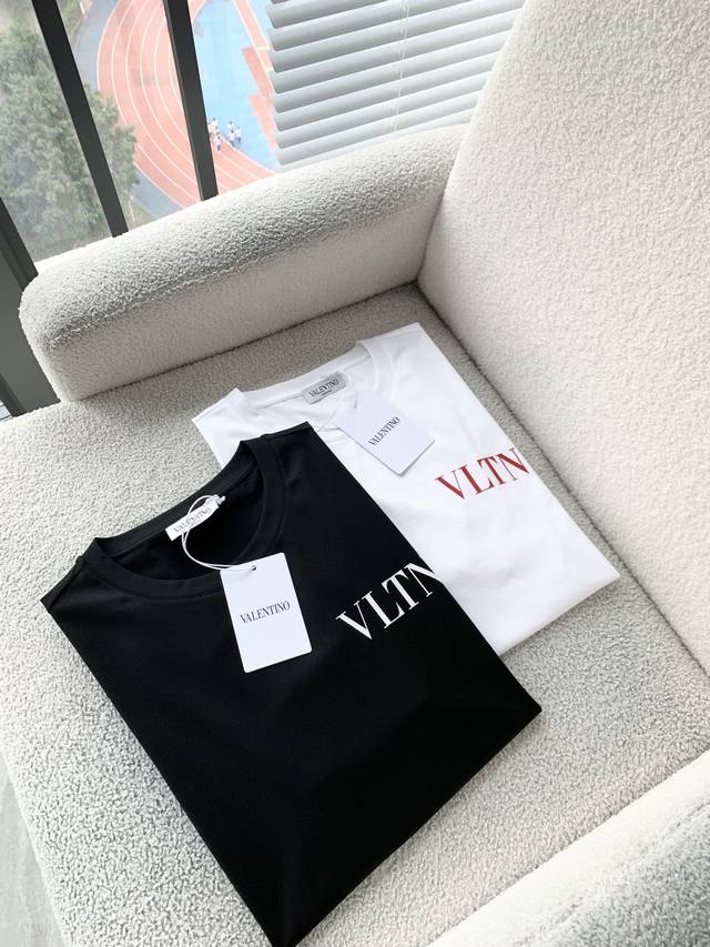 p100 Valentino 华伦天奴 最新款潮牌情侣款，经典Logo印花圆领T恤，春夏新品！高品质280克纯棉面料，时尚百搭经典潮款 ，穿着舒适，透气 时尚，