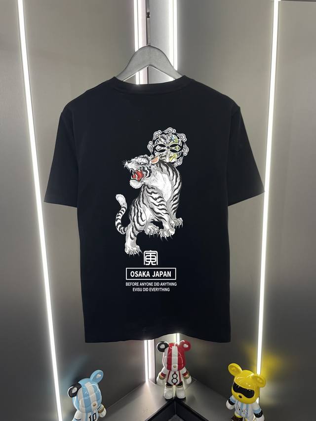 p70 Evisu福神2026新款字母家花白虎印花休闲宽松圆领短袖T恤 颜色5个色 黑白红杏灰 尺码:S-Xxl S码 肩宽44 胸围96 衣长68 适 p70 Evisu福神2026新款字母家花白虎印花休闲宽松圆领短袖T恤 颜色5个色 黑白红杏灰 尺码:S-Xxl S码 肩宽44 胸围96 衣长68 适