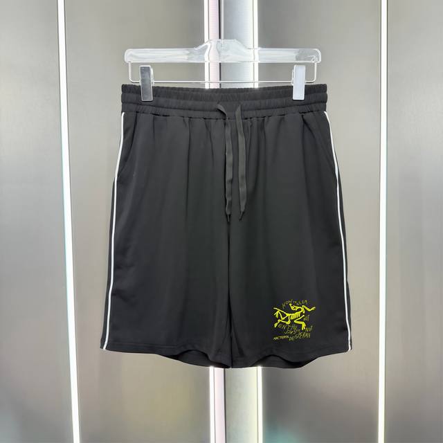 p110 独家背景供货 支持来图一件定制 Arc'teryx*始祖鸟 纯棉短裤卫裤五分裤 颜色：黑色，白色 尺码：Xs-S-M-L货号A3.23 三标齐全