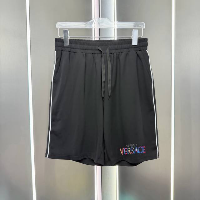 p110 独家背景供货 支持来图一件定制 Valentino*华伦天奴纯棉短裤卫裤五分裤 颜色：黑色，白色 尺码：Xs-S-M-L货号A3.24 三标齐全