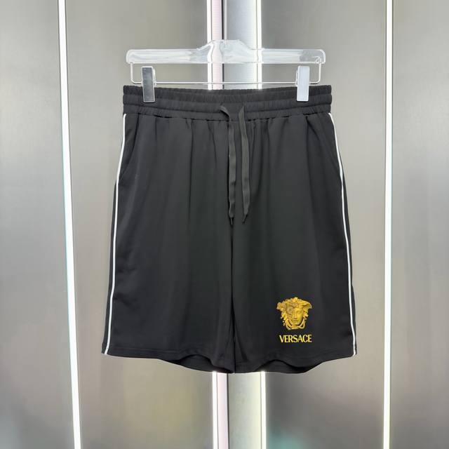 p110 独家背景供货 支持来图一件定制 Versace*范思哲纯棉短裤卫裤五分裤 颜色：黑色，白色 尺码：Xs-S-M-L货号A3.24 三标齐全 四