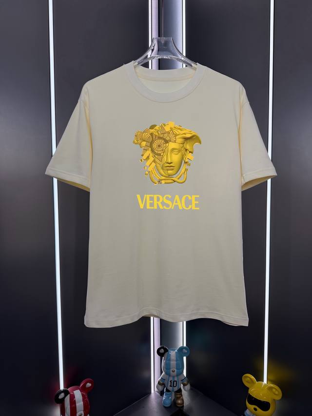 p80 独家背景供货 支持来图一件定做 Versace*范思哲印花圆领短袖T恤短袖 颜色：黑色，白色，杏色，红色，烟灰色 尺码：Xs-S-M-L货号A3.